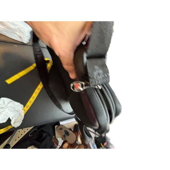 SwissGear - Sherpa Slimcase Messenger Laptop Case - Burgundy Model:GA-7500-01F00 - Picture 15 of 16